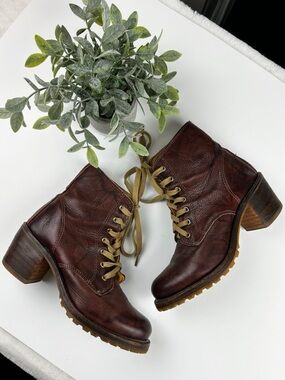 Frye Sabrina Boots Women's Size 7 Cognac Carmel Lace-Up Marbled Combat